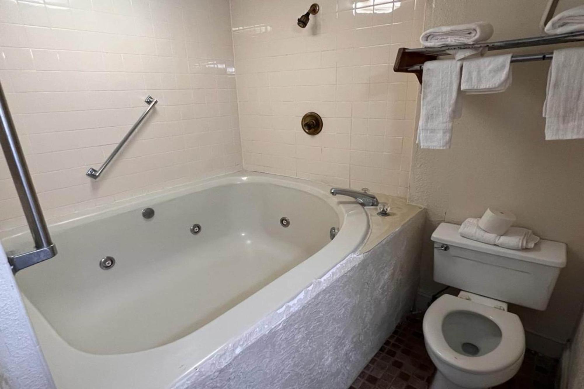 Super Inn & Suites By Oyo Milledgeville Ngoại thất bức ảnh