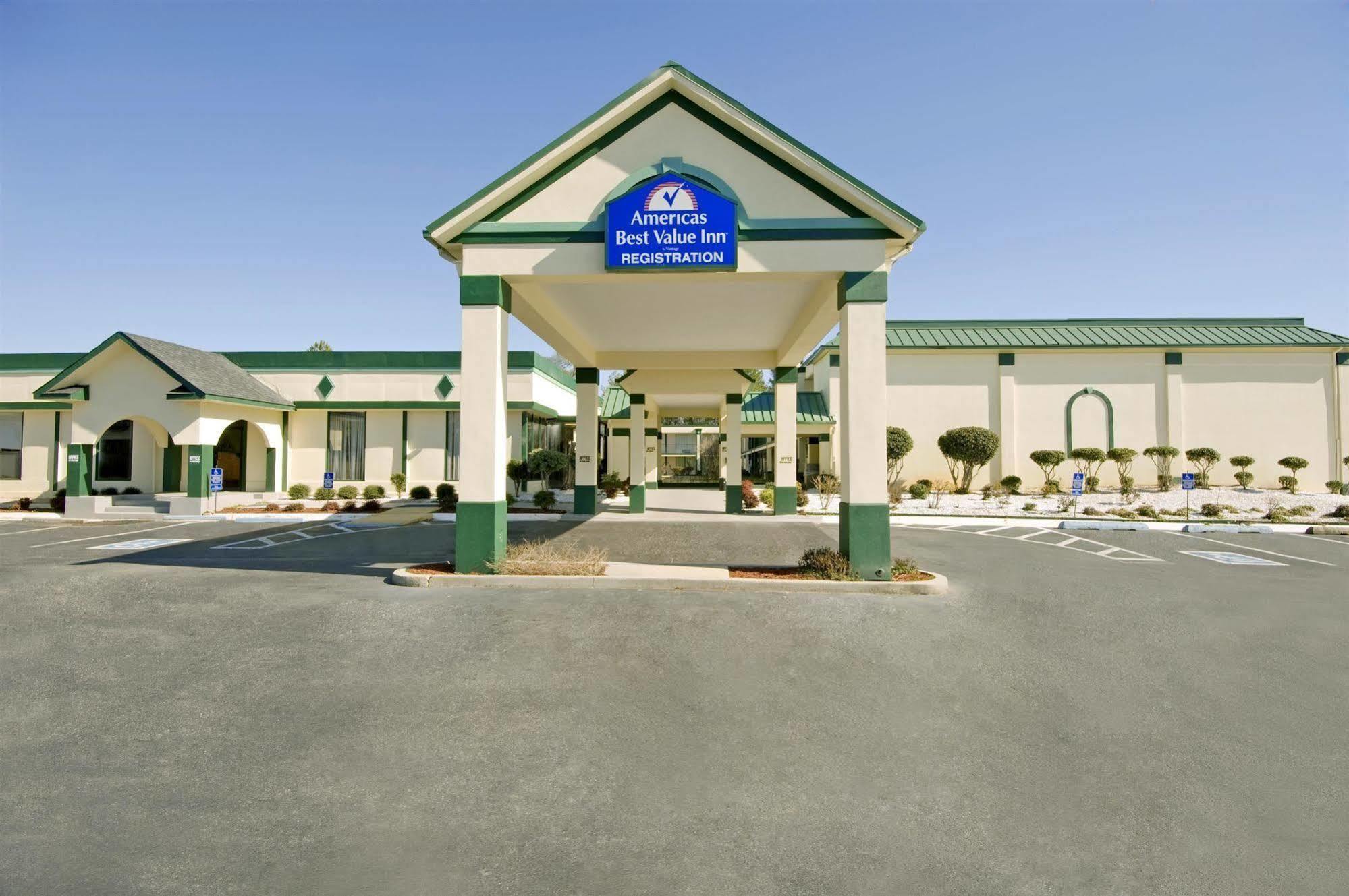 Super Inn & Suites By Oyo Milledgeville Ngoại thất bức ảnh